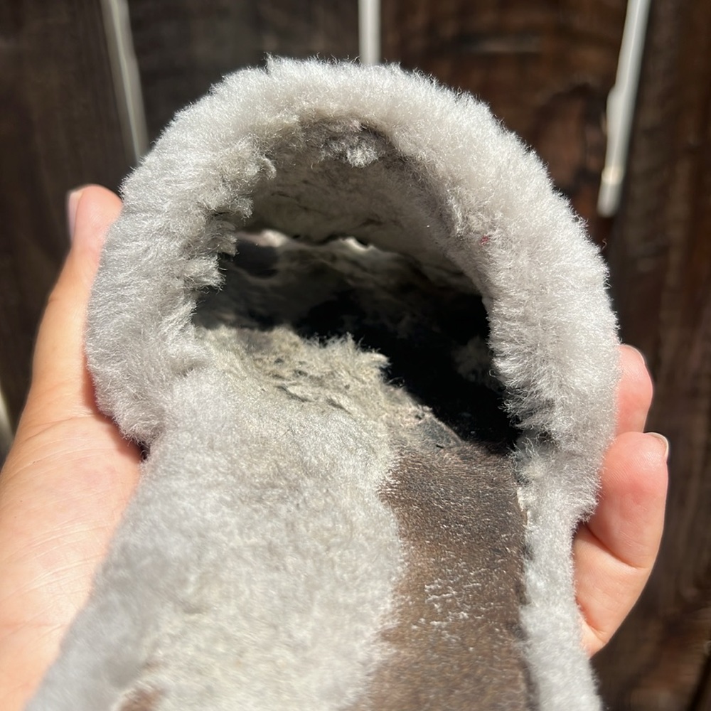 Cozy Gray Fuzzy Slide Sandals - Picture 10 of 16